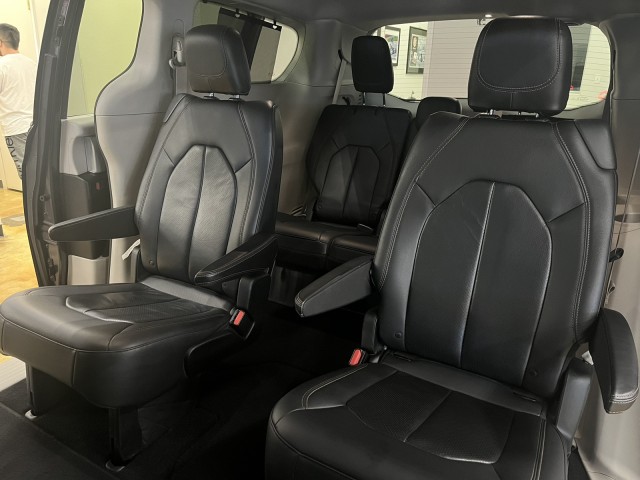 2018 Chrysler Pacifica Touring L 24