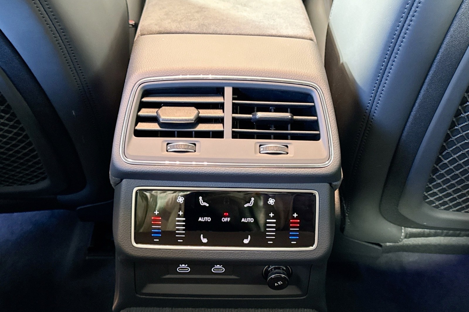 New 2025 Sebring Black Crystal Effect Audi performance 4.0 TFSI quattro image 23