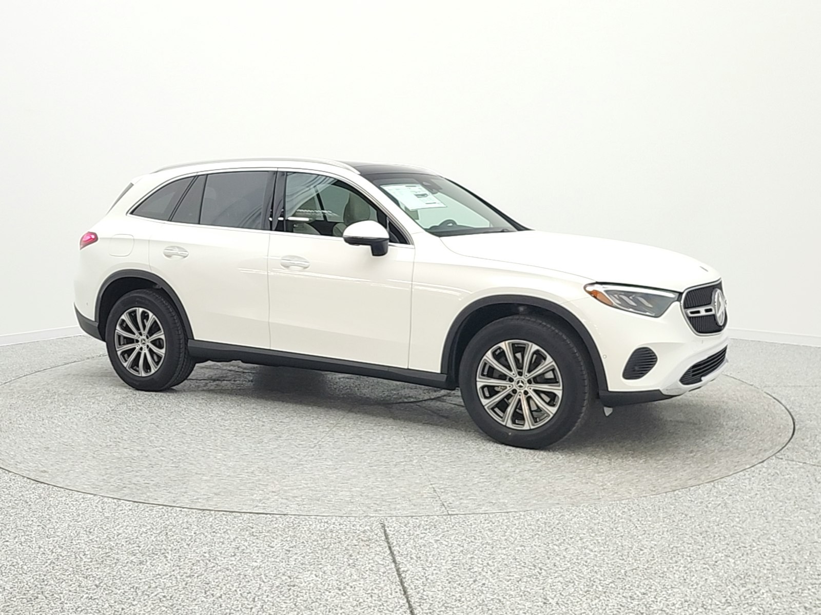 New 2026 Polar White Mercedes-Benz GLC 300 image 3