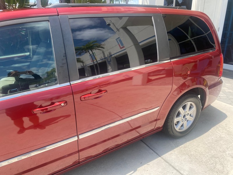 2012 Chrysler Town & Country 1 OWNER LOW MILES 58.411 in , 