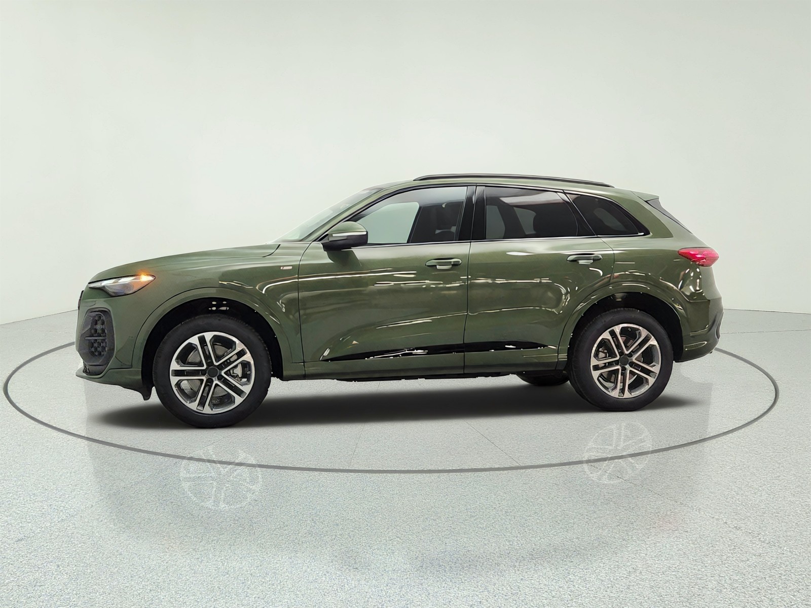 New 2026 District Green Metallic Audi Premium 2.0 TFSI quattro image 8