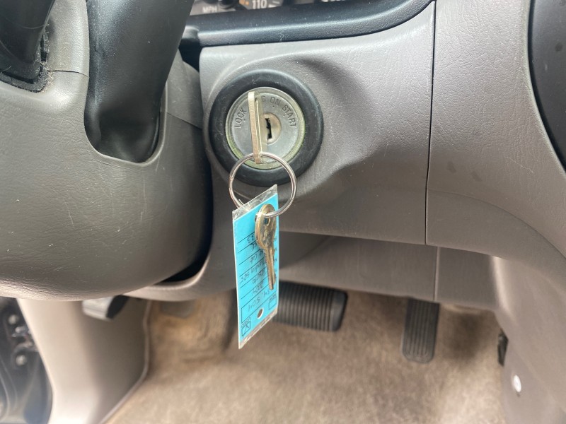 2004 Toyota Tundra SR5 1 OWNER 4WD XTRA CAB STEP SIDE in , 