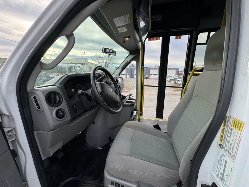 2015 Ford E-450 Passenger & Wheelchair Lift Bus in , 