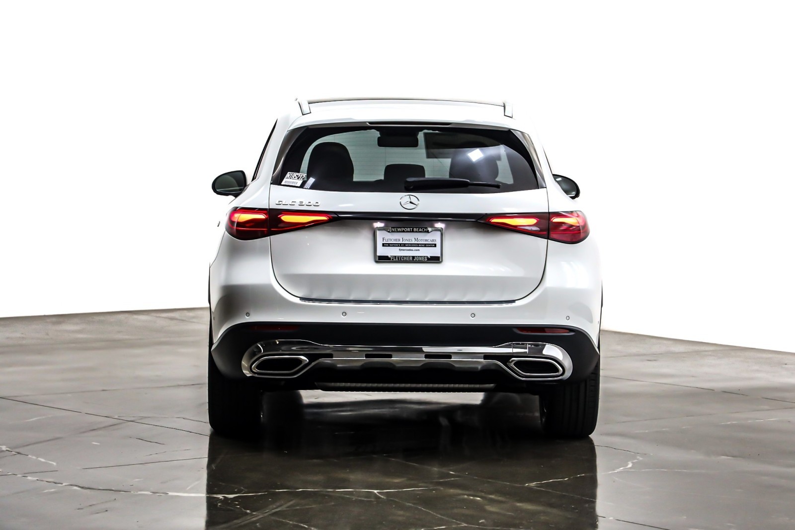 New 2026 Polar White Mercedes-Benz GLC 300 image 3