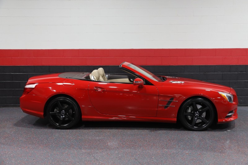 2013 Mercedes-Benz SL550 AMG Sport 2dr Convertible in , 