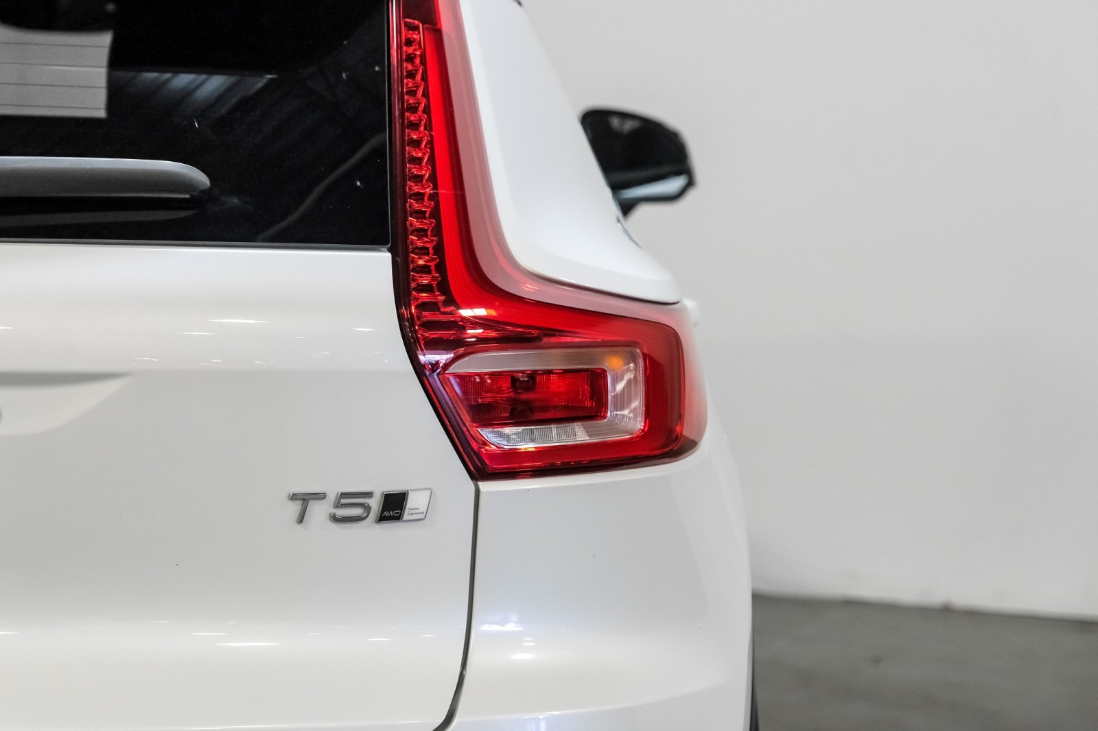 2021 Volvo XC40 T5 AWD R-Design ClimatePkg POLESTAR ProtectionPkg RearSpoiler 52