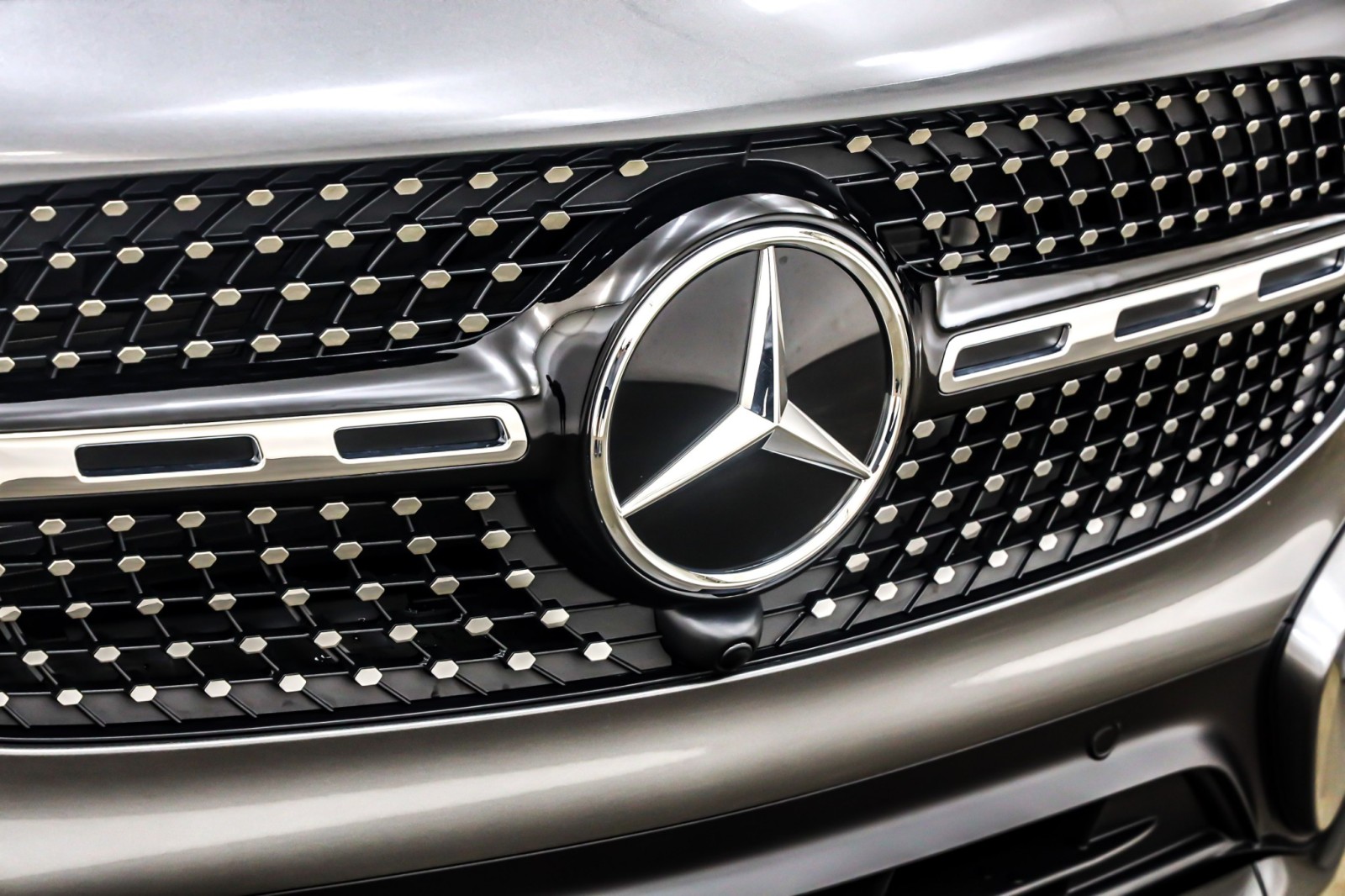 New 2026 Mountain Grey Metallic Mercedes-Benz GLB 250 image 13