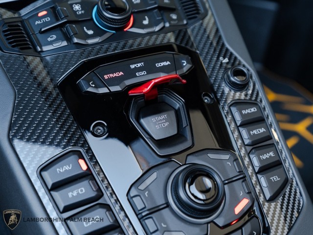 Lamborghini Aventador