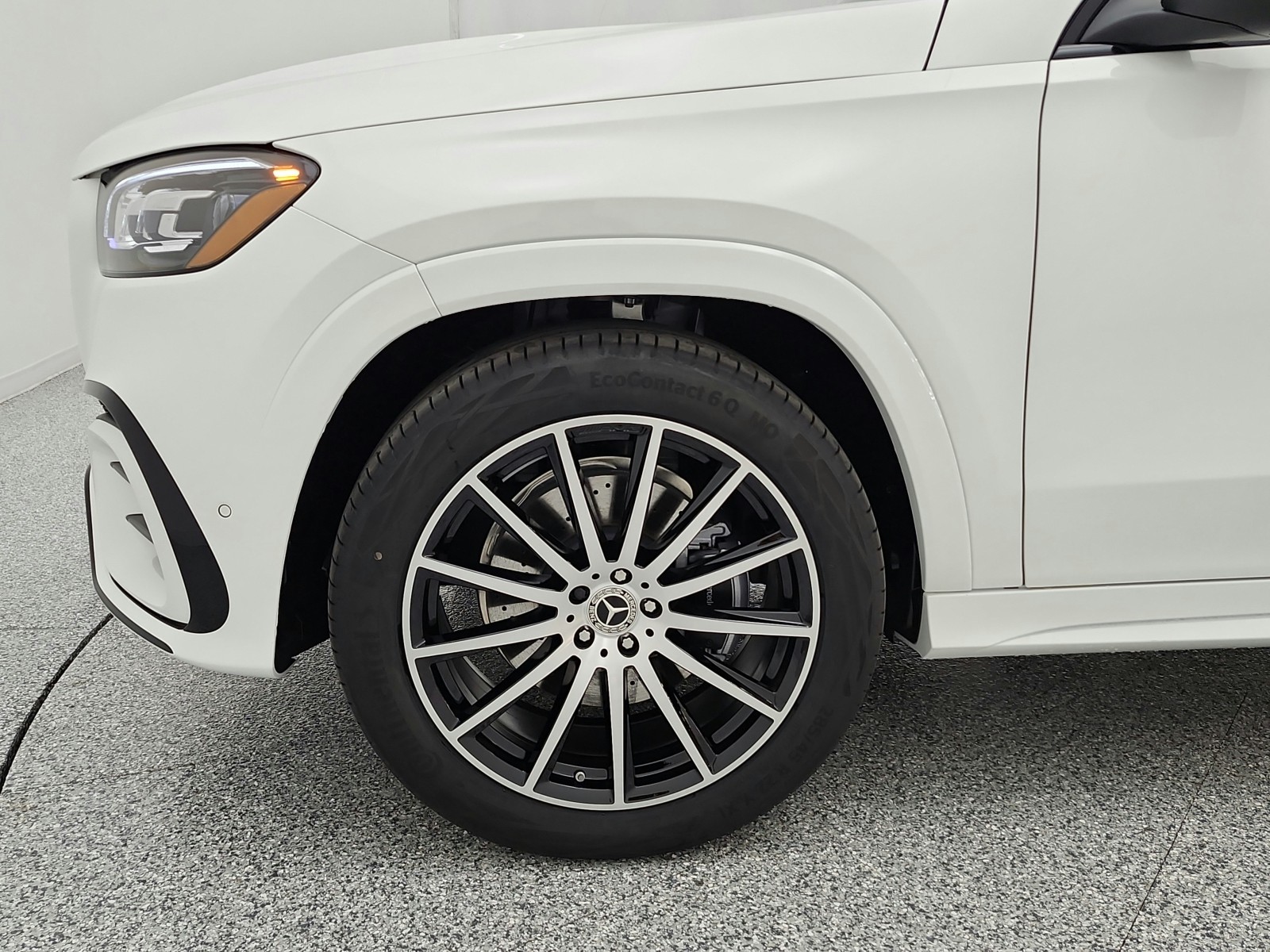 New 2026 Polar White Mercedes-Benz GLS 450 4MATIC® SUV image 13
