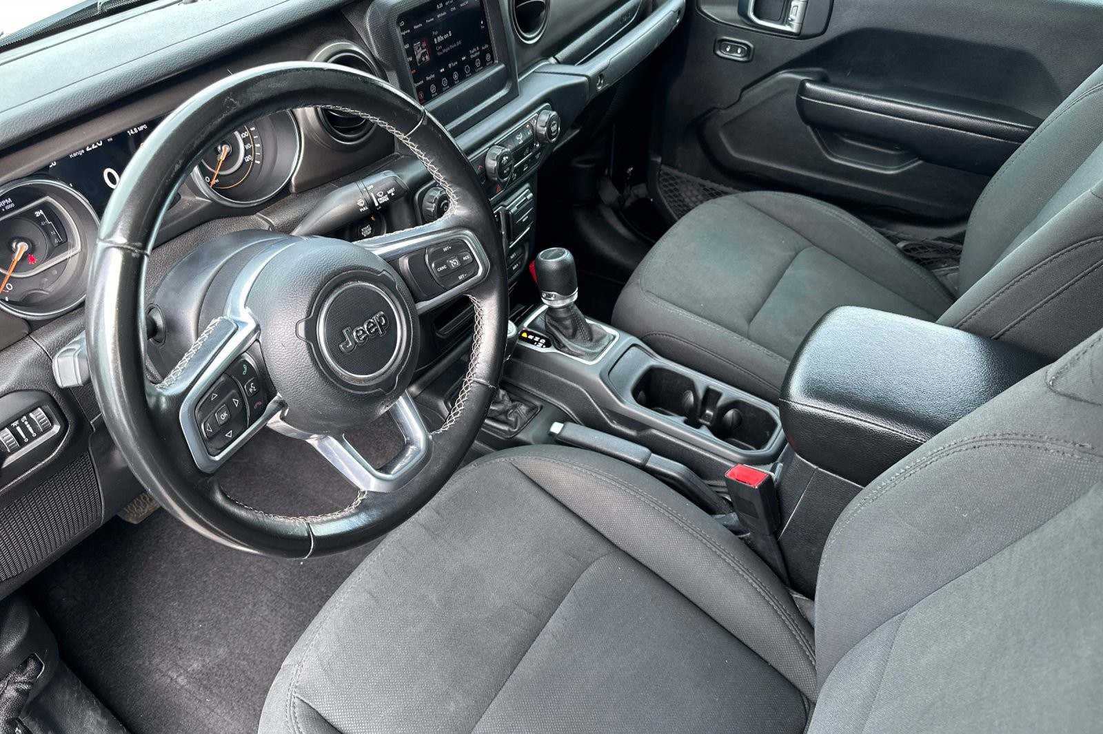 Used 2020 BLACK Jeep Sport S image 9