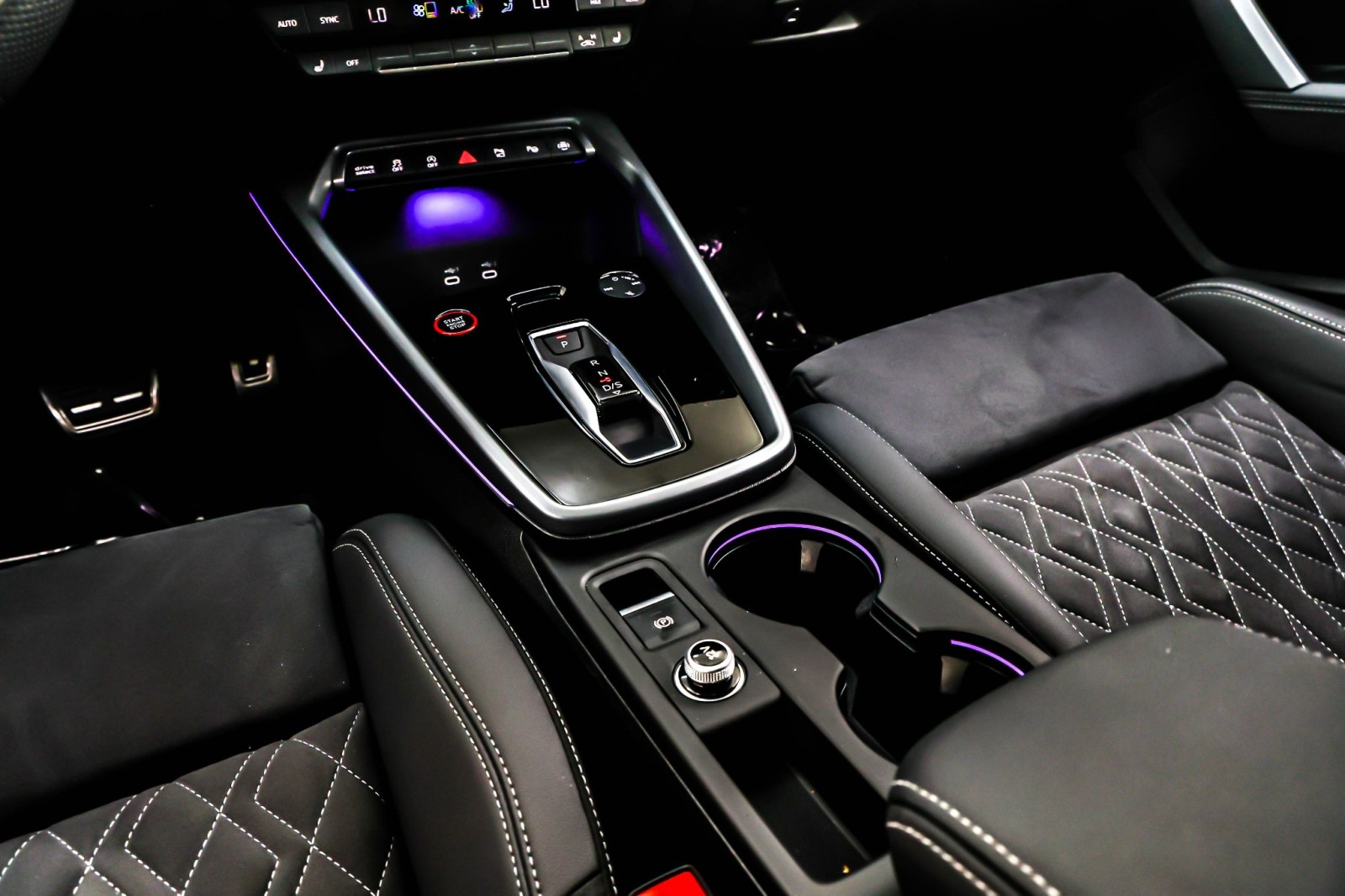 Used 2025 Glacier White Metallic Audi Premium Plus 2.0 TFSI quattro image 6