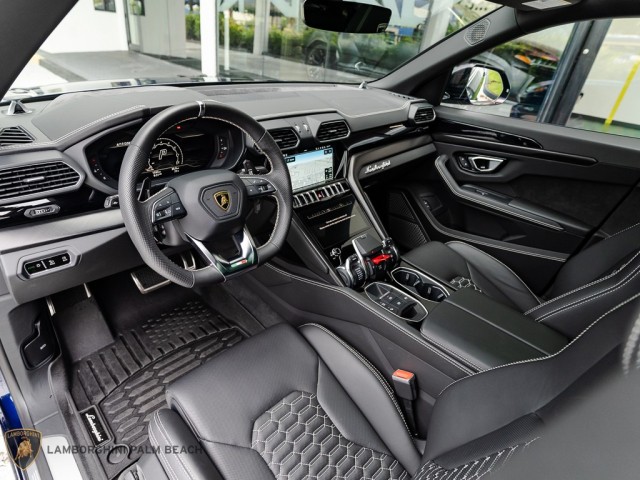 2022 Lamborghini Urus  in , 