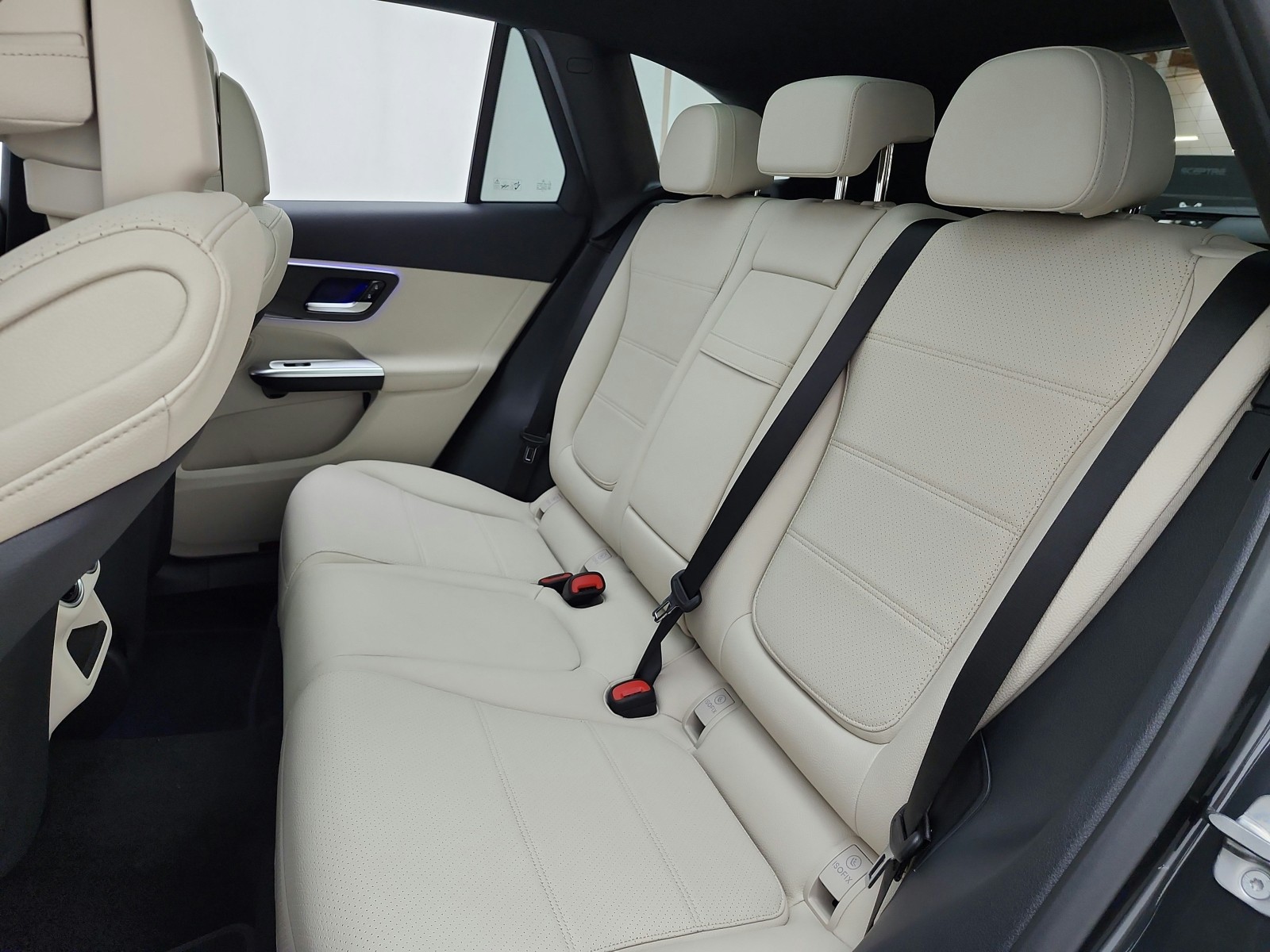 New 2027 Graphite Grey Metallic Mercedes-Benz GLC 300 SUV image 11