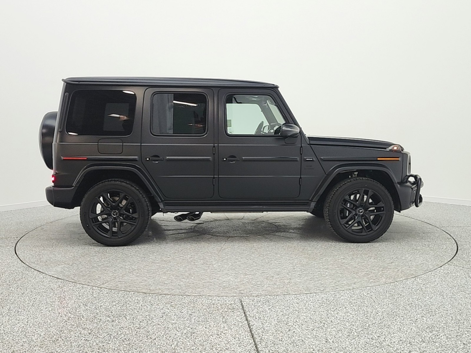 New 2026 MANUFAKTUR Night Black magno Mercedes-Benz AMG® G 63 image 4