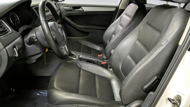 2013 Volkswagen Jetta Sedan SE w/Convenience 25