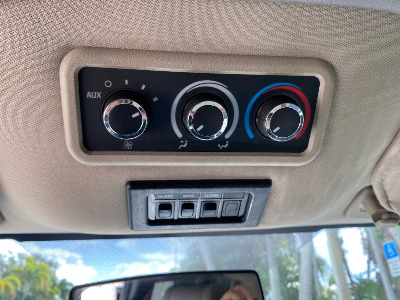 2013 GMC SAVANA HI TOP CONVERSION HANDICAP LIFT LOW MILES 24,857 in , 