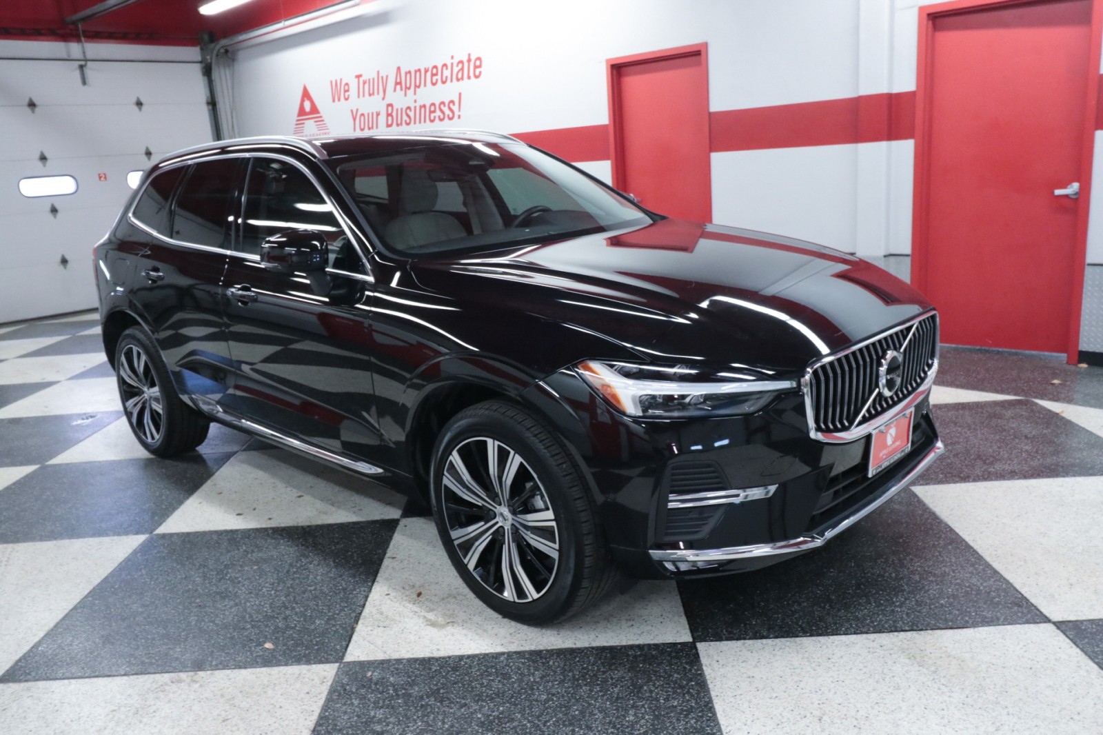 Used Car 2023 Volvo Xc60  Plus Bright Theme For Sale Under $40,000 In Austin, Texas