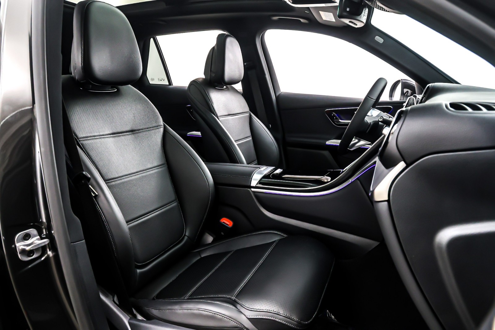 New 2026 Graphite Grey Metallic Mercedes-Benz GLC 300 image 7