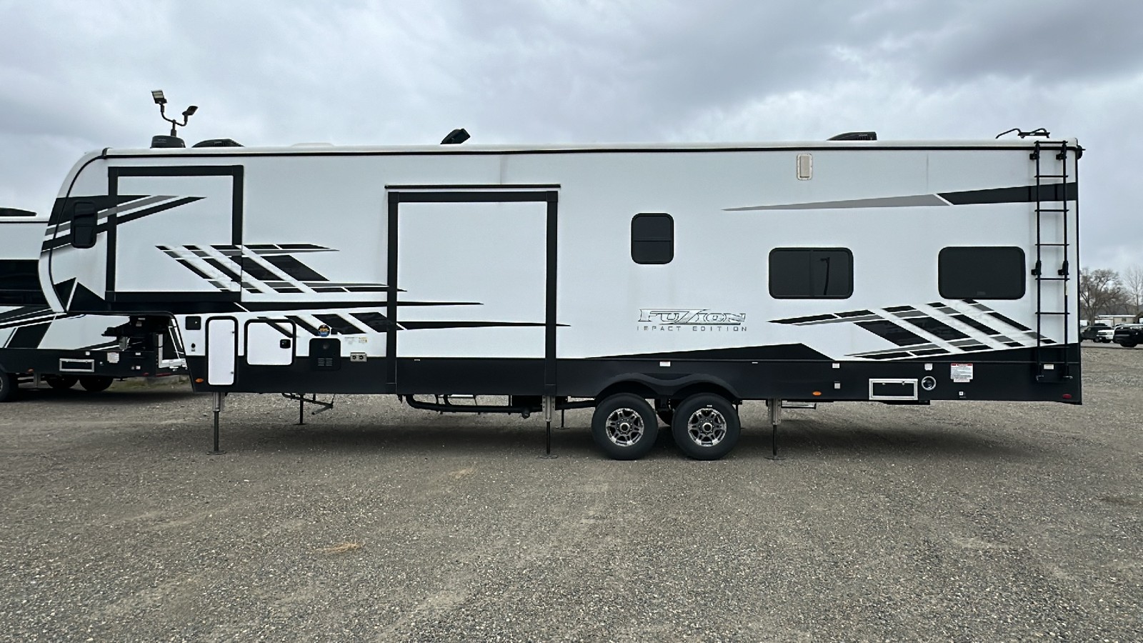 2024 Keystone Impact 367 - Fifth Wheel  8