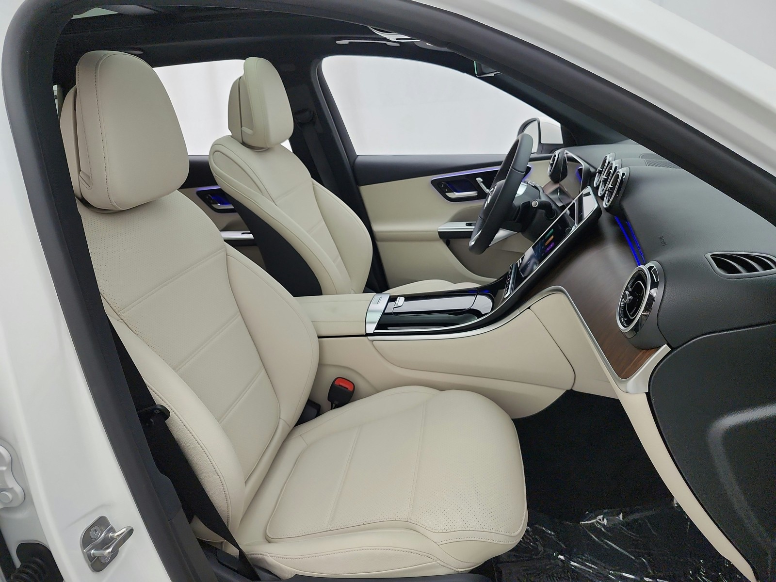 New 2027 Polar White Mercedes-Benz GLC 300 SUV image 14