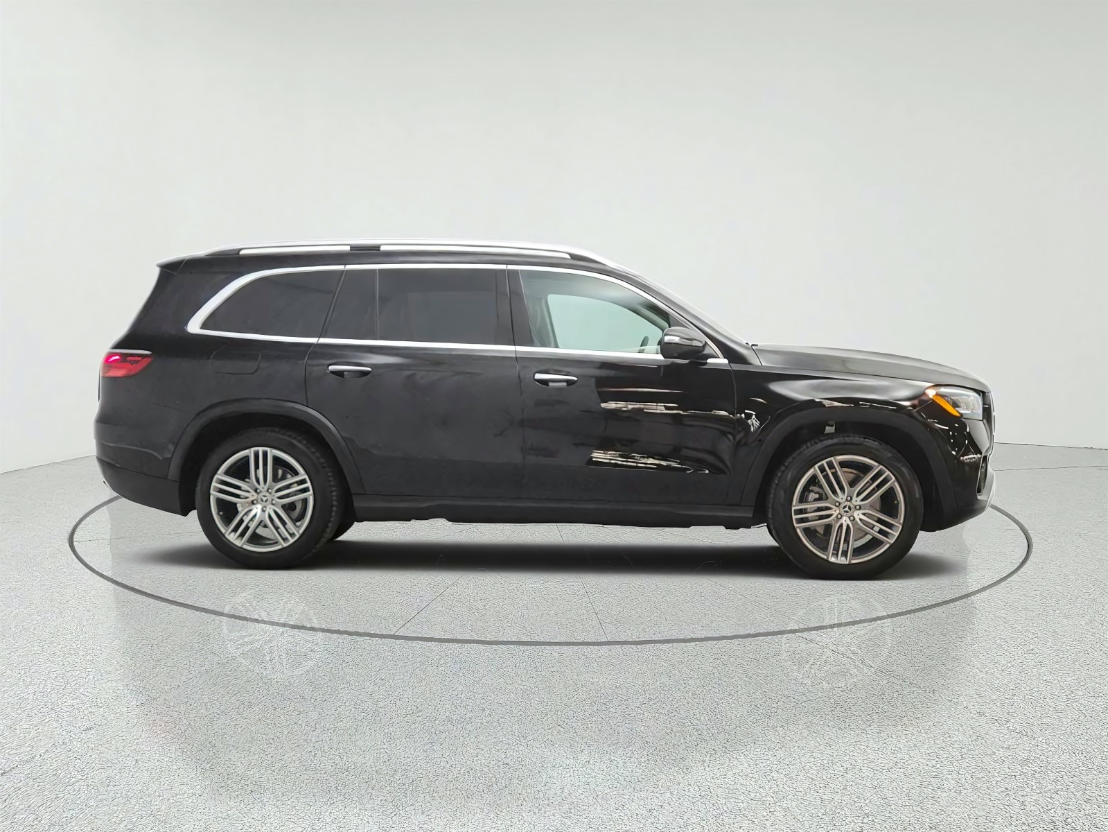 Certified Used 2026 Obsidian Black Metallic Mercedes-Benz GLS 450 4MATIC® SUV image 4