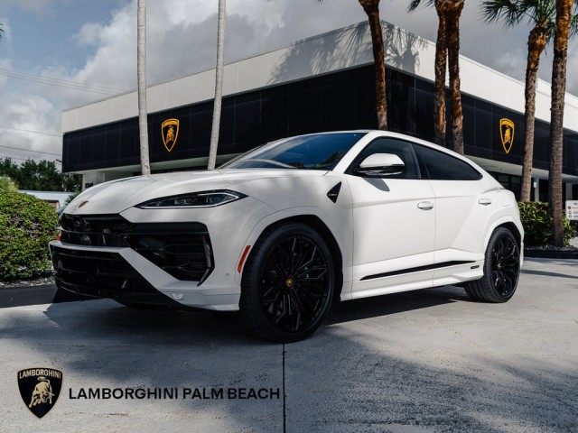 2025 Lamborghini Urus SE's photo