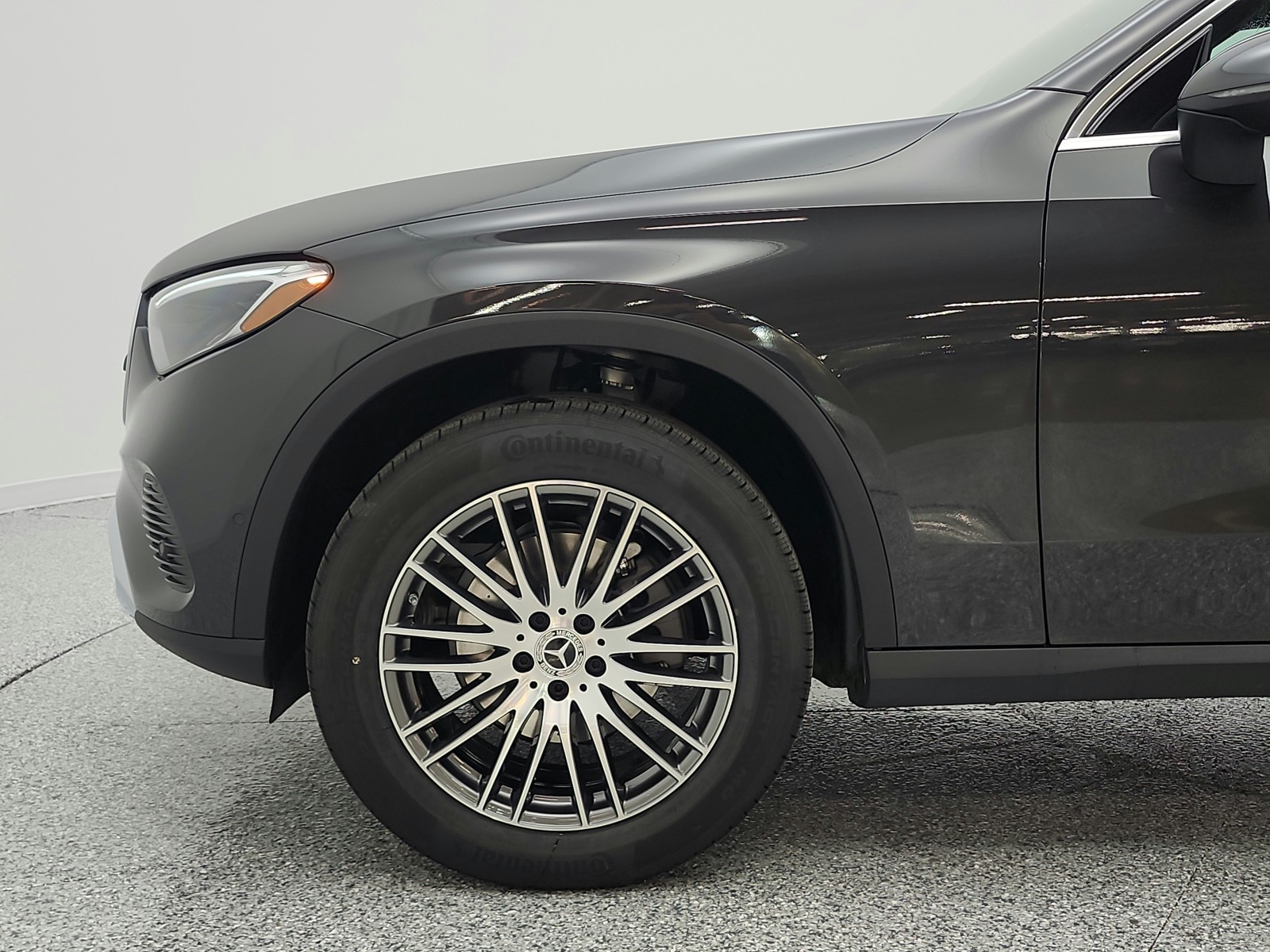 New 2026 Graphite Grey Metallic Mercedes-Benz GLC 300 image 15