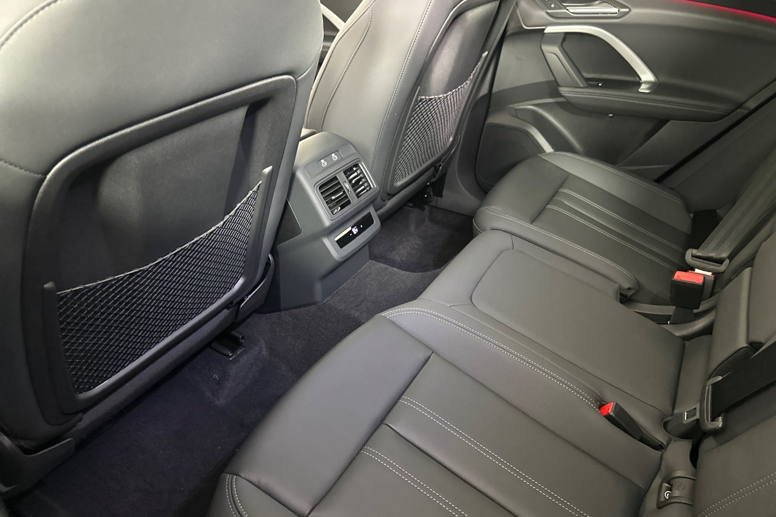 New 2025 District Green Metallic Audi Premium Plus 2.0 TFSI quattro image 11