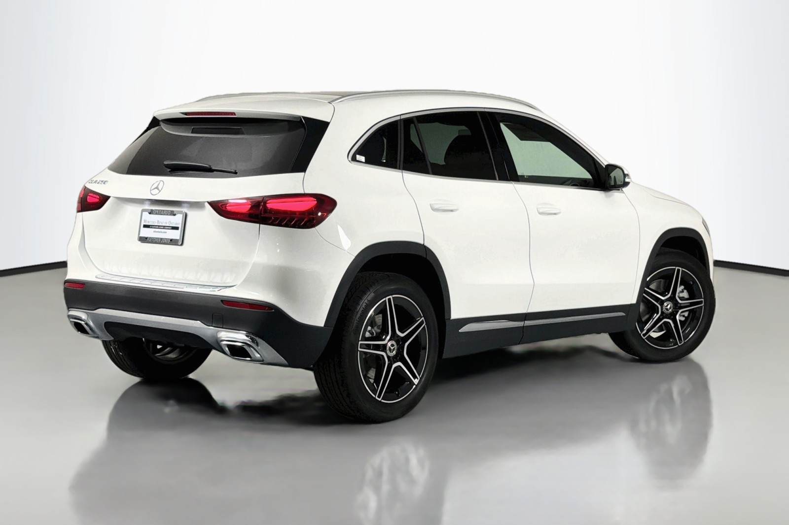 New 2026 Polar White Mercedes-Benz GLA 250 SUV image 11