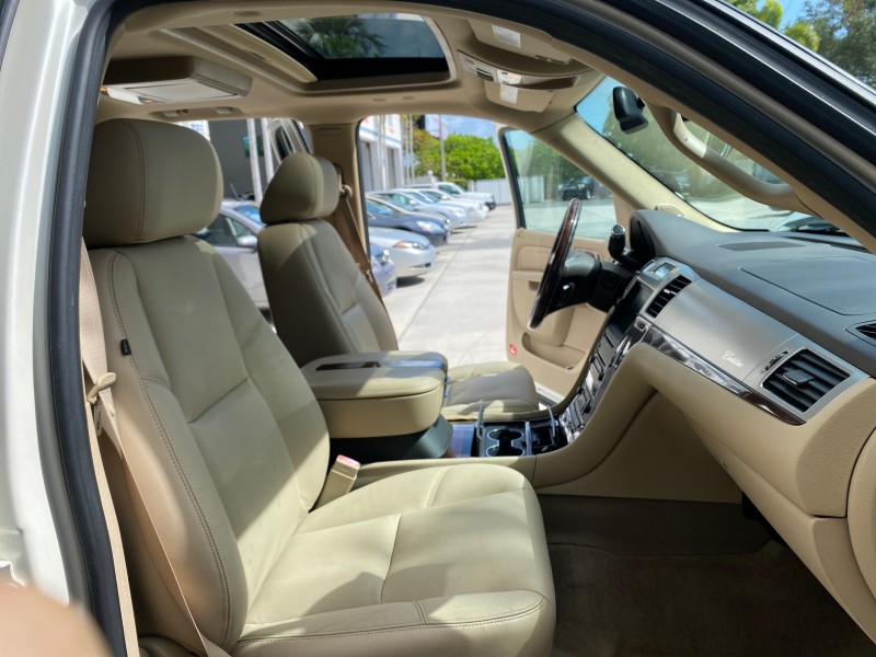 2010 Cadillac Escalade SUNROOF NAV Premium LOW MILES 66,933 in ,