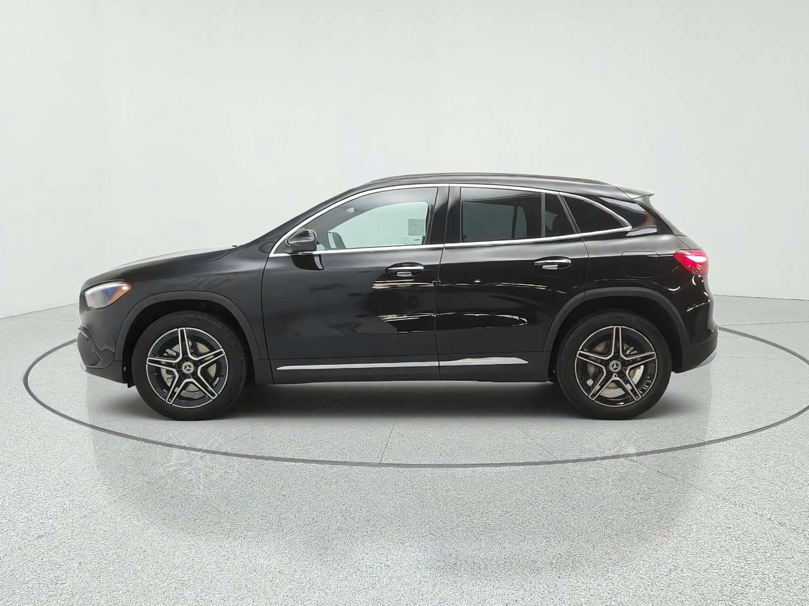 New 2026 Cosmos Black Metallic Mercedes-Benz GLA 250 SUV image 8
