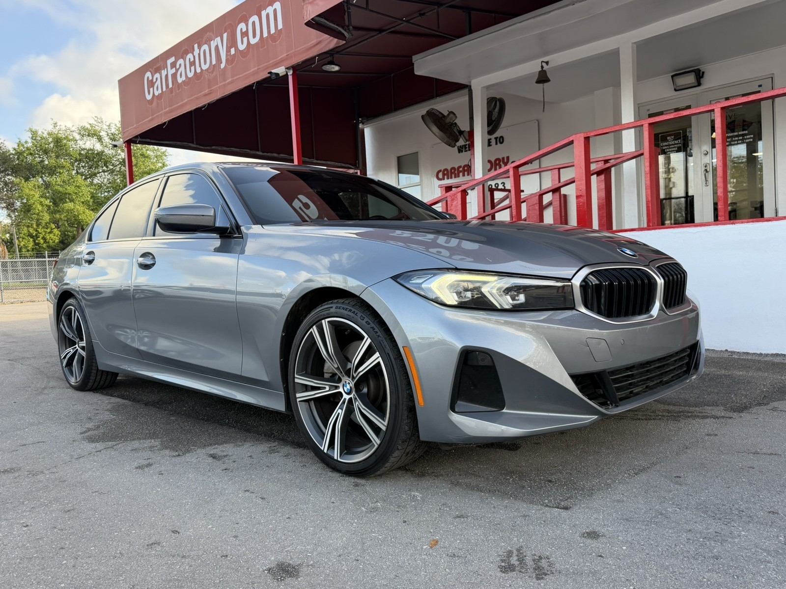 2023 BMW 330i - $21,777