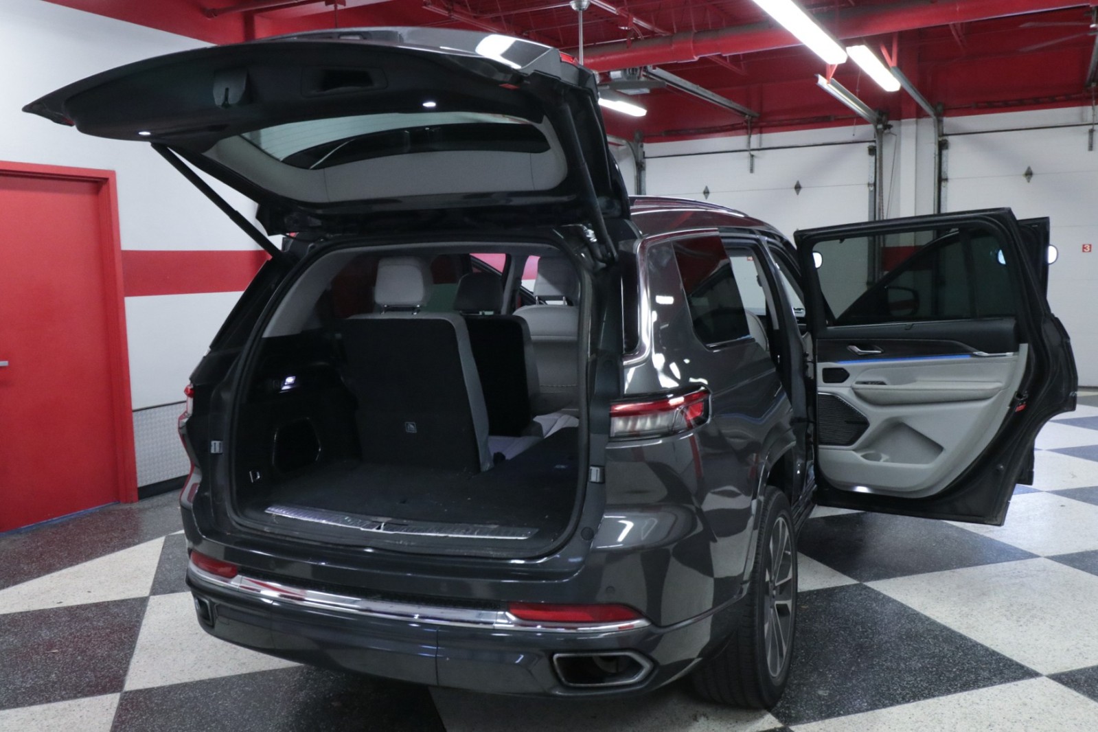Used Car 2021 Jeep Grand Cherokee L  Overland For Sale In Austin, Texas
