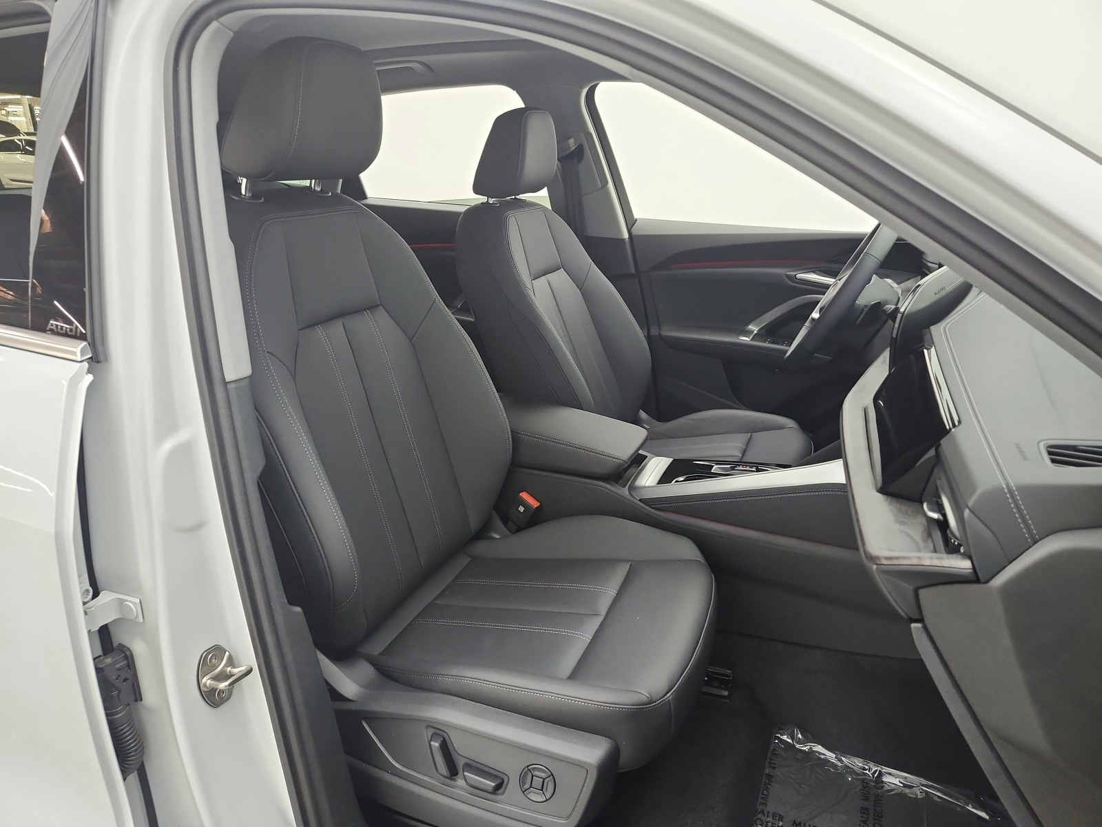 New 2025 Glacier White Metallic Audi Premium 2.0 TFSI quattro image 13