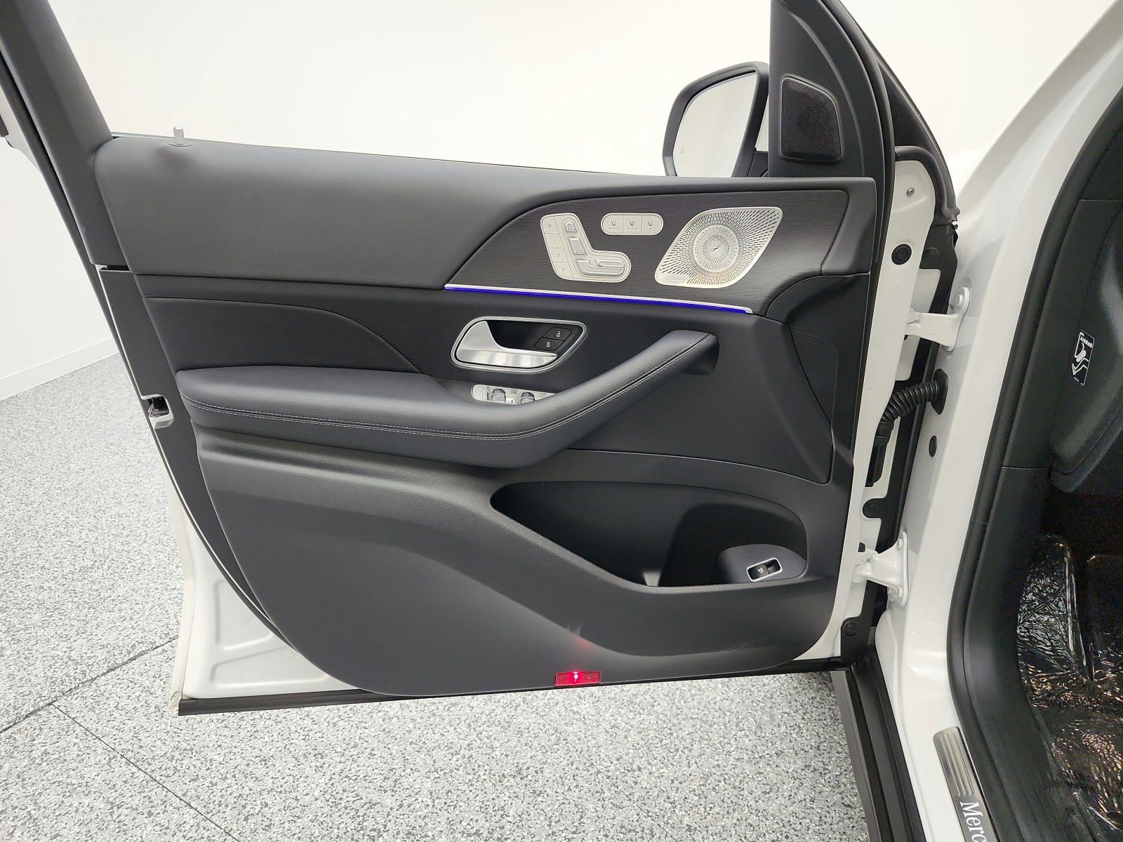 Certified Used 2025 Polar White Mercedes-Benz GLS 450 4MATIC® SUV image 13