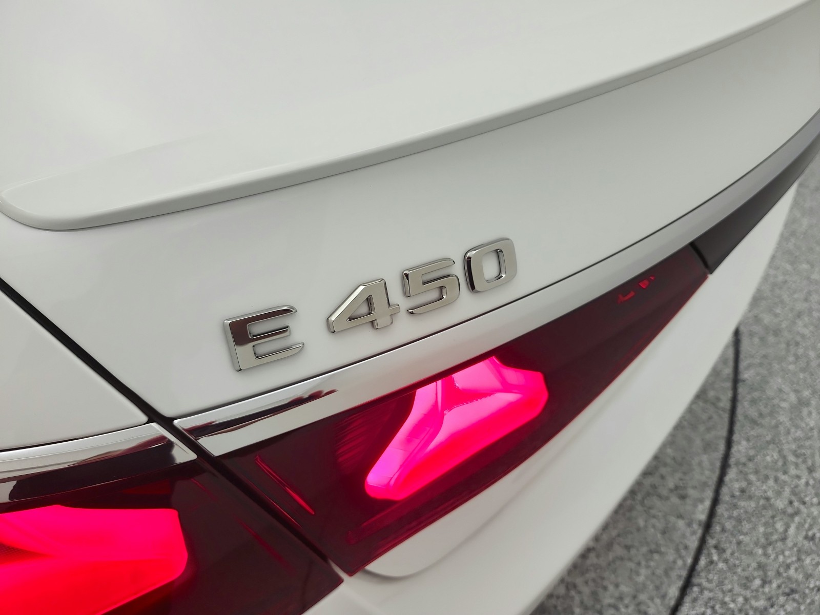 New 2026 Polar White Mercedes-Benz E 450 image 16