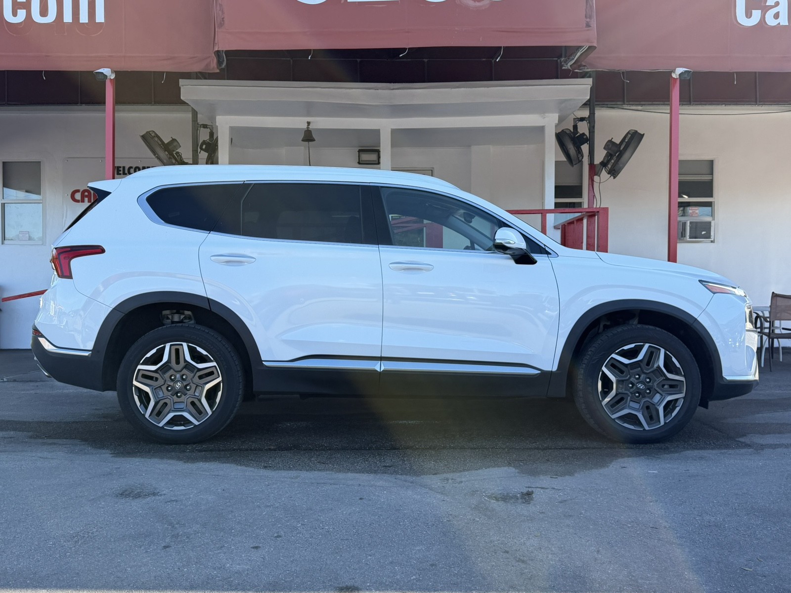 2023 Hyundai Santa Fe - $22,588