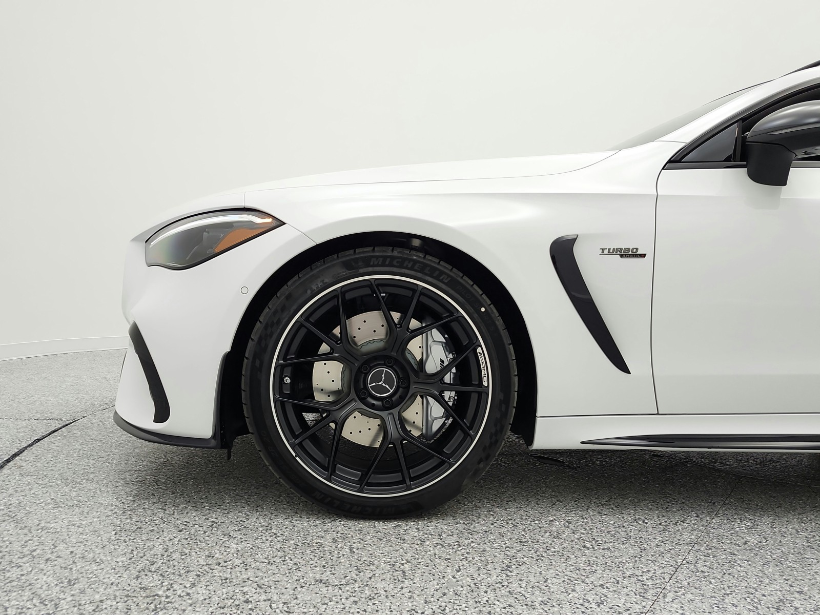 New 2026 MANUFAKTUR Moonlight White Metallic Mercedes-Benz AMG® CLE 53 image 11