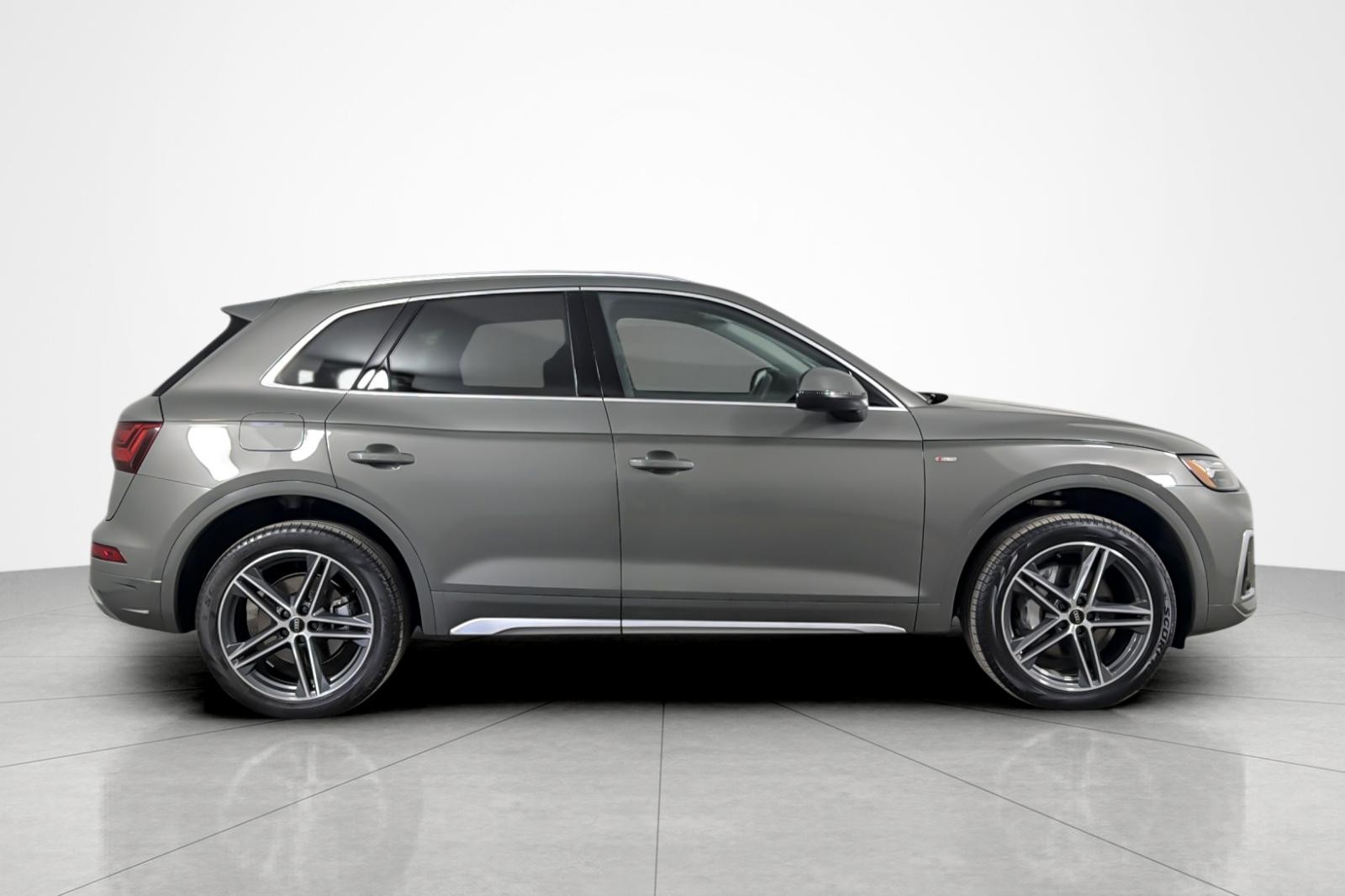 Used 2023 Chronos Gray Metallic Audi S line Premium 55 TFSI e quattro image 6