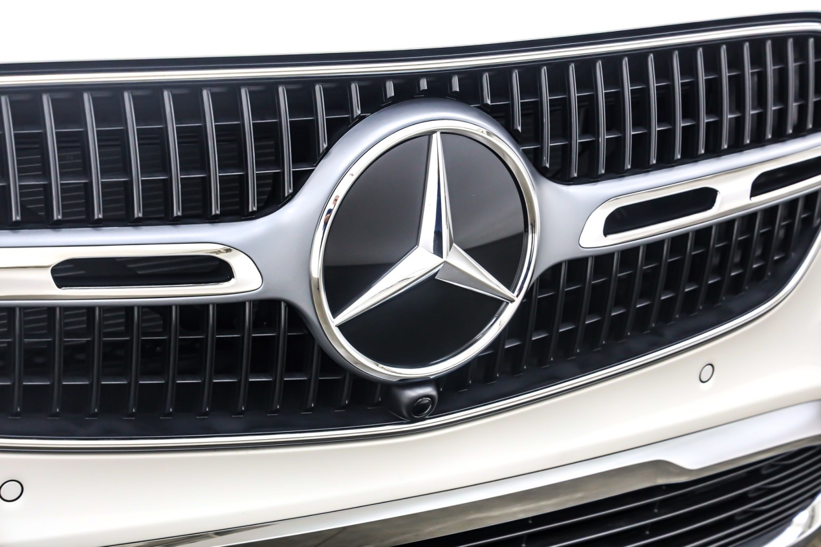 New 2026 Polar White Mercedes-Benz GLC 300 image 13