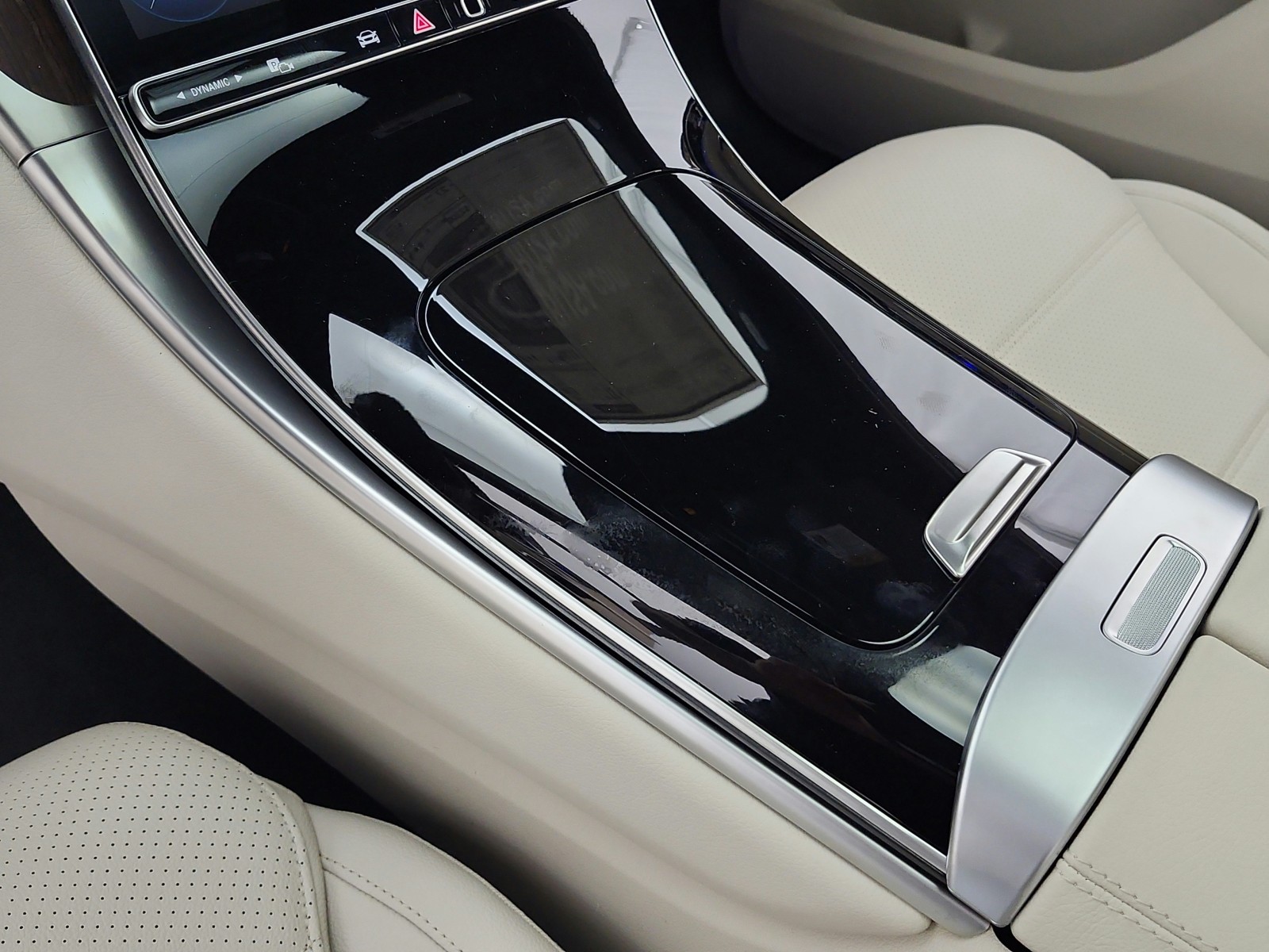 New 2026 Polar White Mercedes-Benz GLC 300 SUV image 9