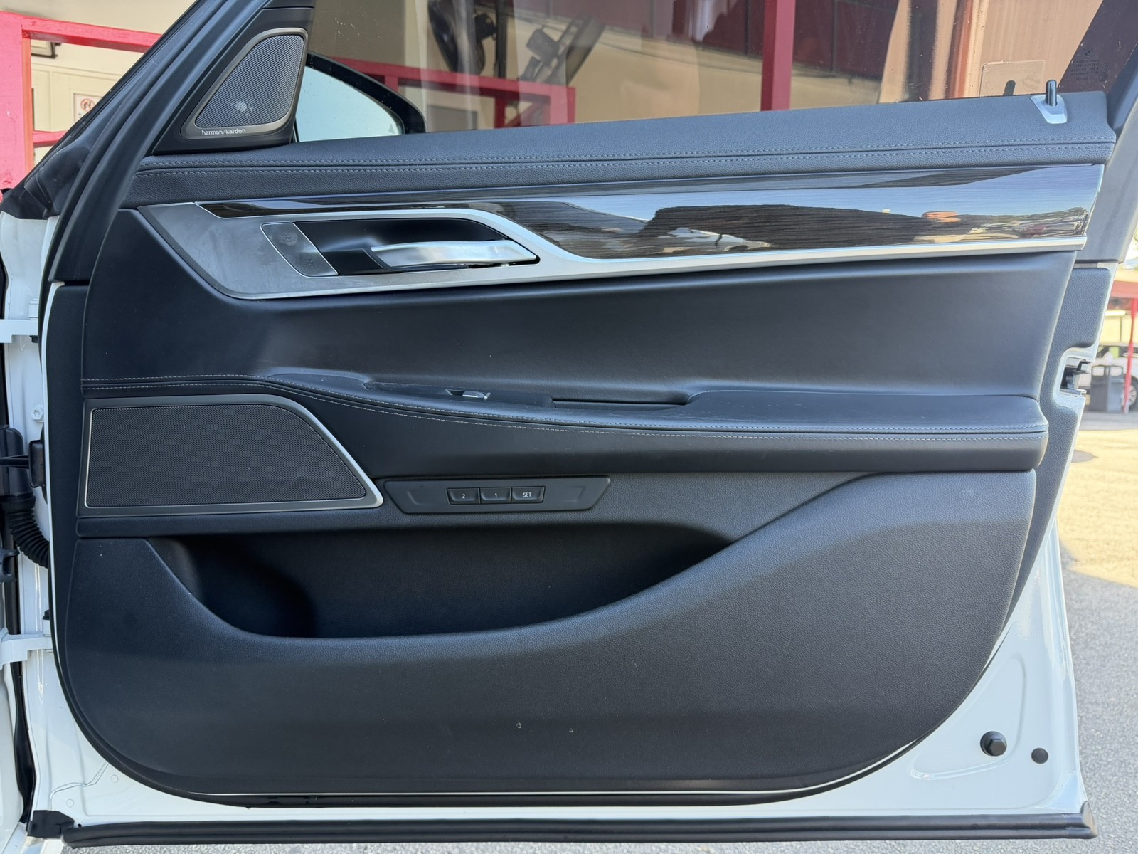 2020 BMW 740i - $21,677