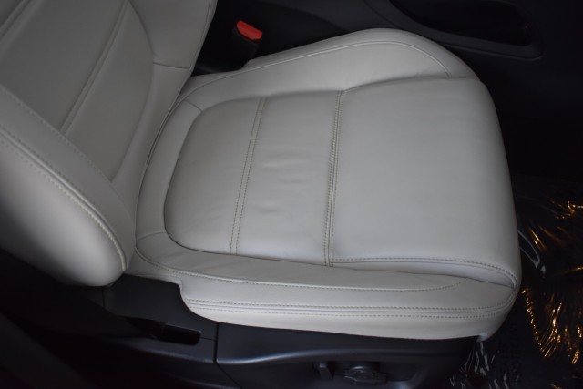 2017 Jaguar F-PACE Navi Leather Moonroof Heated Seats Parking Sensors 41