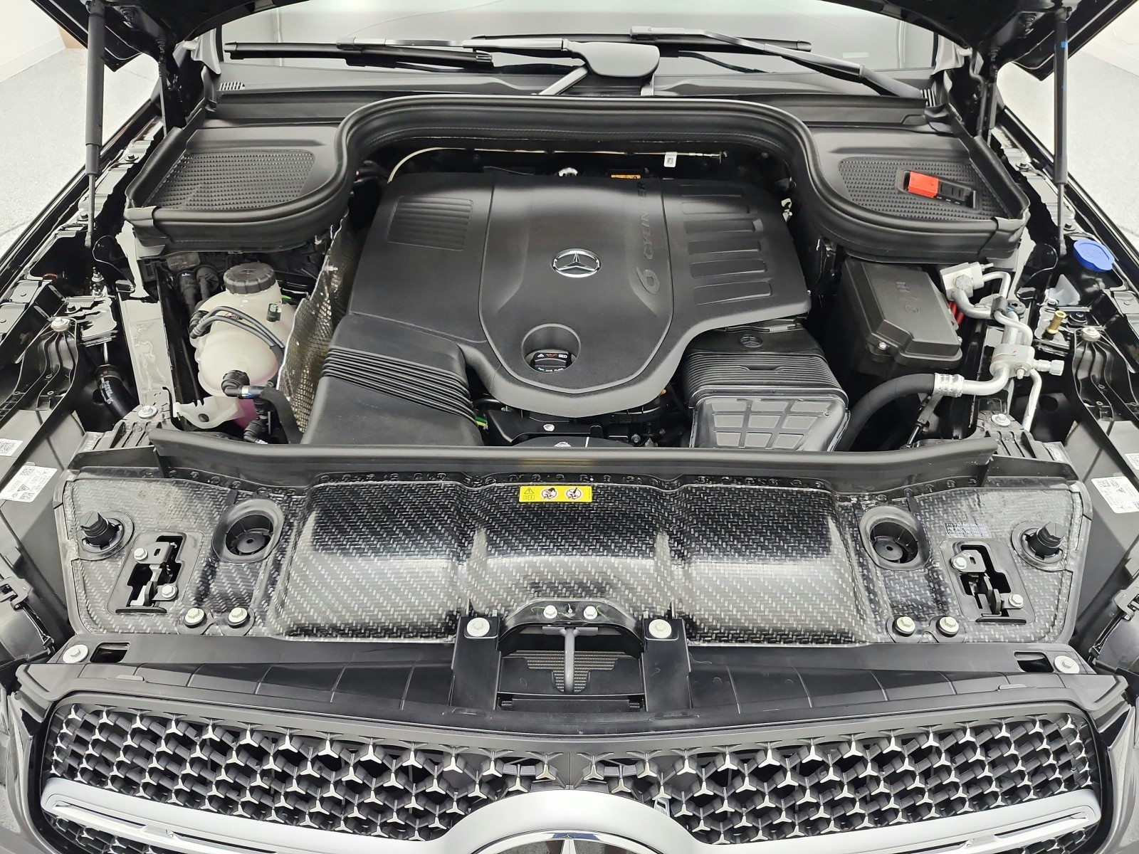 New 2026 Black Mercedes-Benz GLE 450 4MATIC® SUV image 12