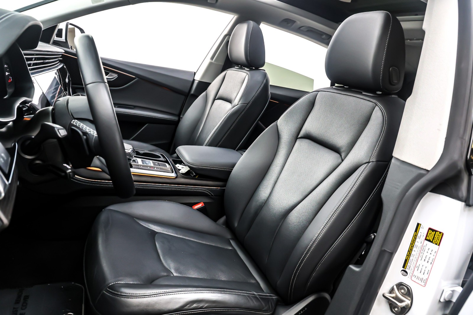 Used 2023 Glacier White Metallic Audi Premium Plus 55 TFSI quattro image 17