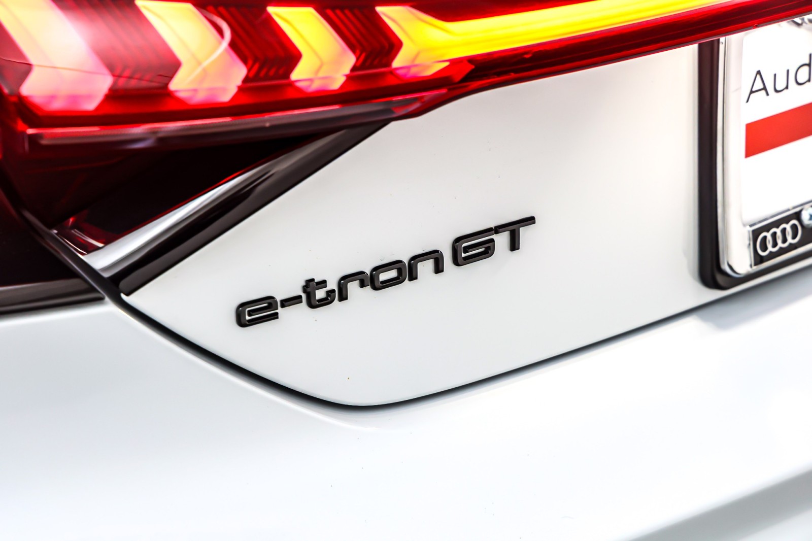 Used 2024 Suzuka Gray Metallic Audi quattro image 10