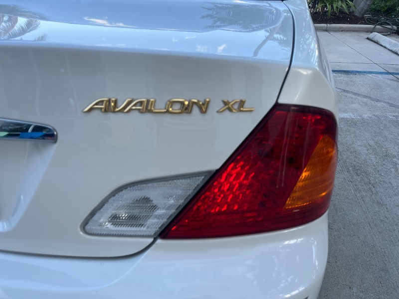 2001 Toyota Avalon XL w/Bucket Seats LOW MILES 56,967 in , 