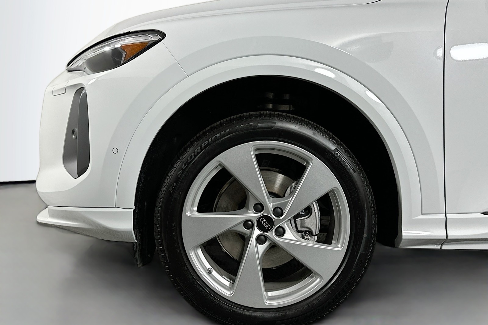 New 2025 Glacier White Metallic Audi Premium Plus image 11