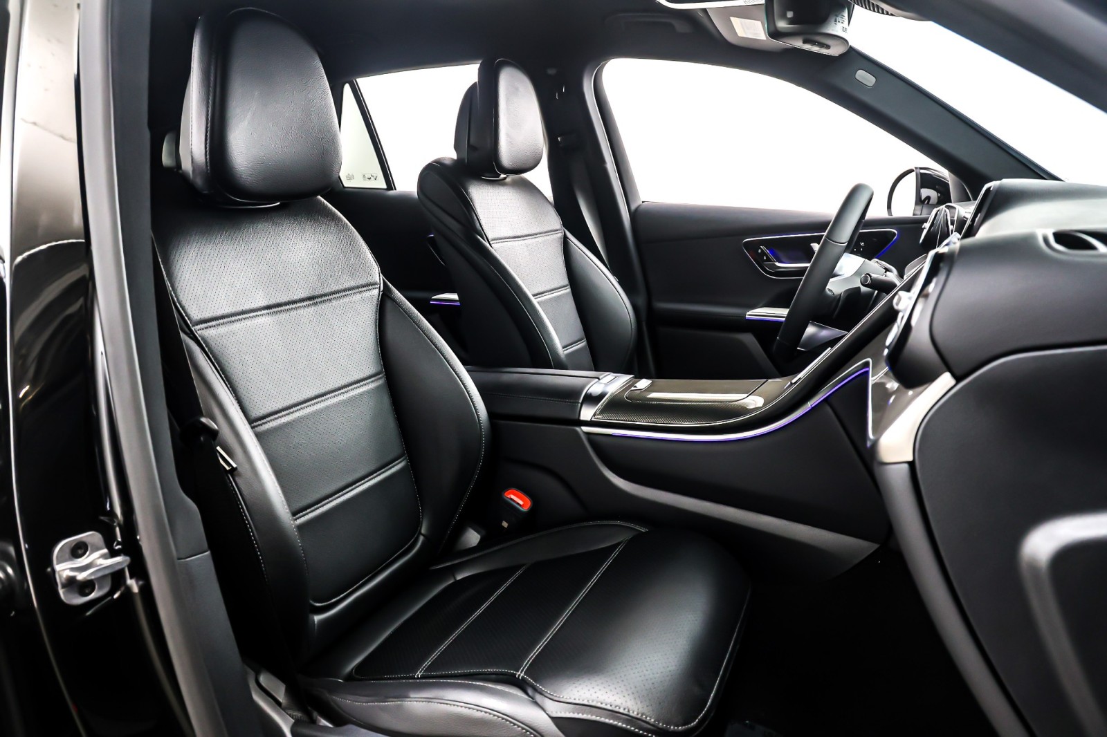 New 2026 Black Mercedes-Benz GLC 300 image 7