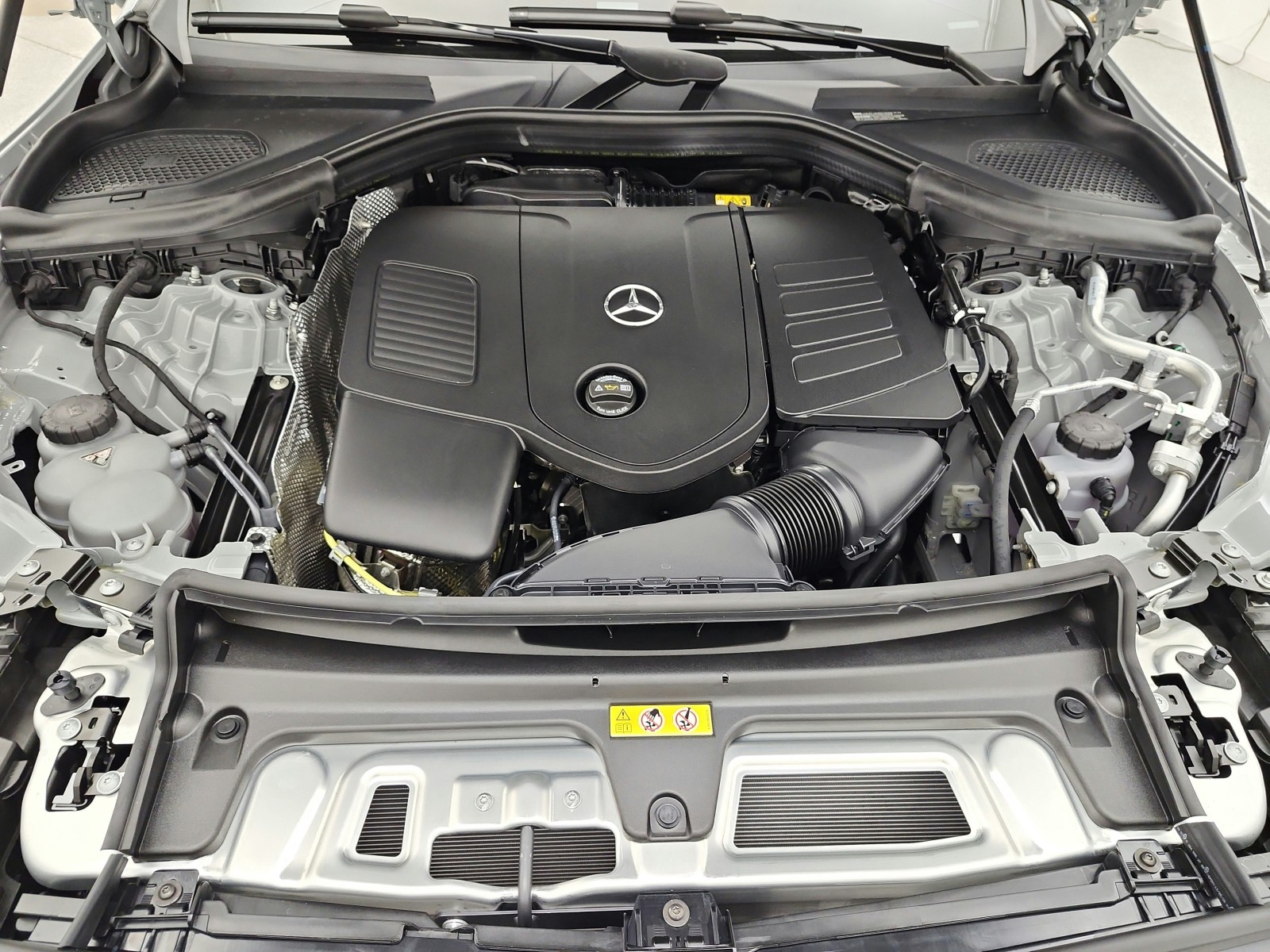 New 2027 MANUFAKTUR Alpine Grey Mercedes-Benz GLC 300 SUV image 12